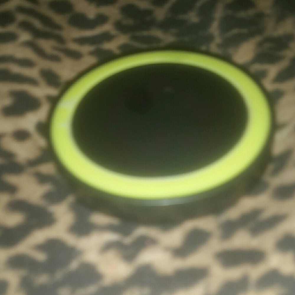 Wireless charging base. - Picture 4 of 4